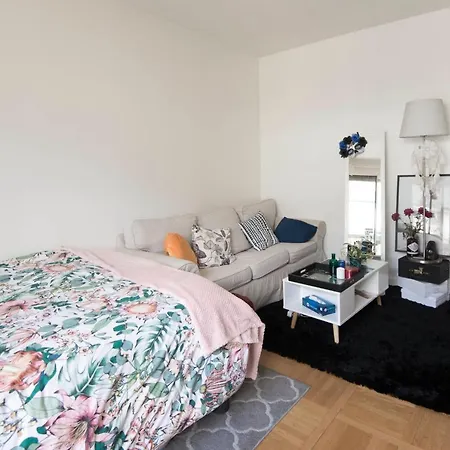 Cozy Studio With Balcon Near Bois De Boulogne Appartamento Parigi